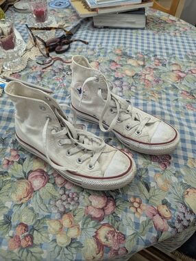 Chuck taylor High Top White (Not So White) Converse